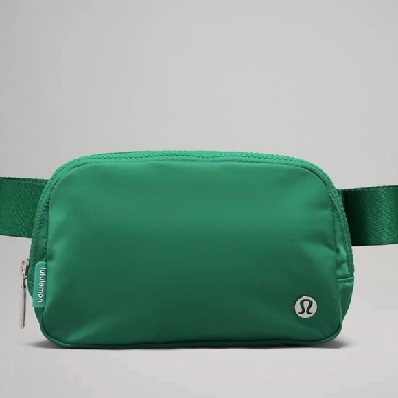 NWOT / Lululemon Emerald Ice Belt Bag 1L - Picture 8 of 8